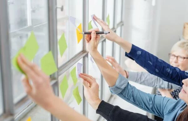 Workshops und Empfehlungen zur Optimierung der Unternehmenskommunikation